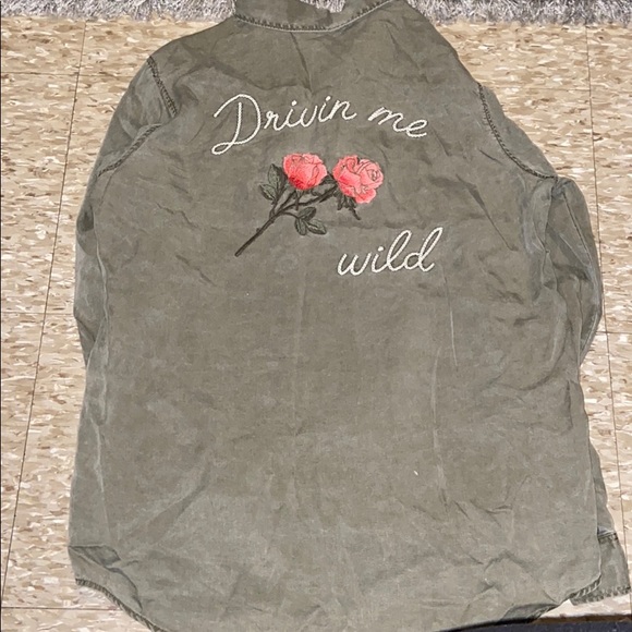 Express button down - Picture 3 of 4